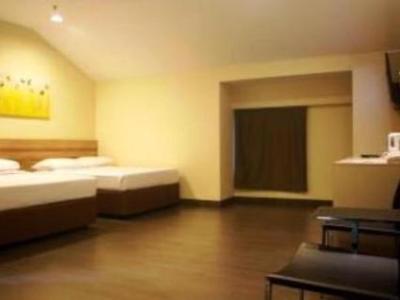 هتل 81-دیکسون