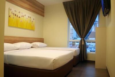 هتل 81-دیکسون