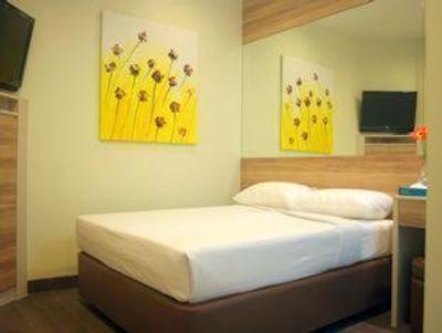 هتل 81-دیکسون