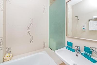 هتل 81-دیکسون