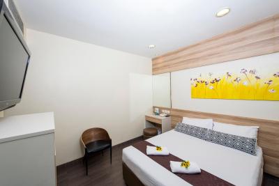 هتل 81-دیکسون