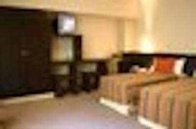 هتل کردن دل پلاتا