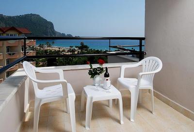 هاتیپگلو بیچ هتل