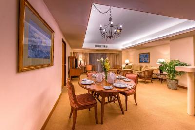 پانتیپ سوئیتز ساتورن بای آسپیرا