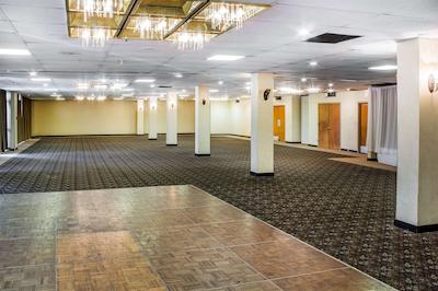 ردو این اند کنفرنس سنتر