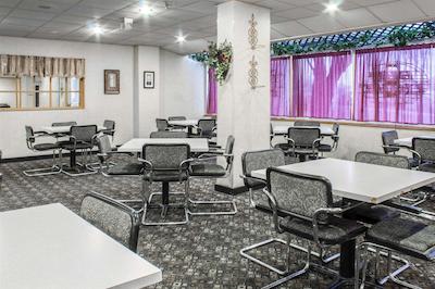 ردو این اند کنفرنس سنتر