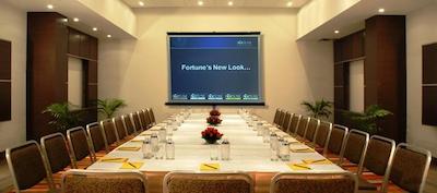 فرتون سلکت ترینیتی بنگالورو