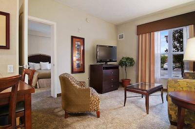 هموود سویتز بای هیلتون اُرلاندو-وکف اریا