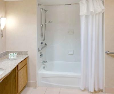 هموود سویتز بای هیلتون اُرلاندو-وکف اریا