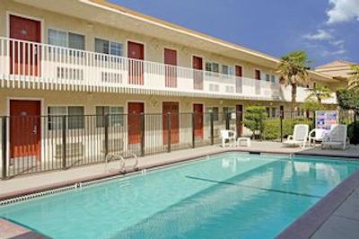 امریکاز بست والو این-فرسنو کنونشن سنتر/دونتون