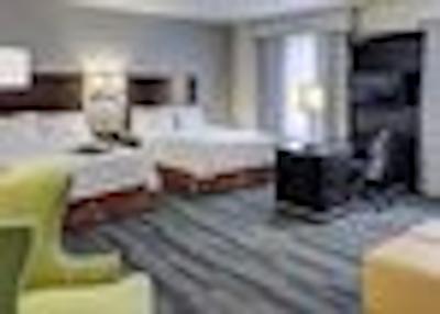 هامپتون این اند سویتز نرد فنیکس/هاپی والی