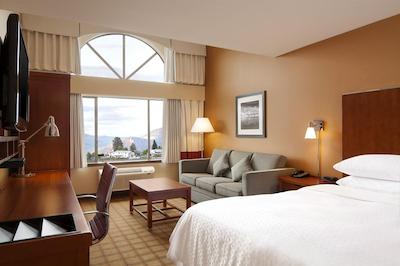 فور پوینتز بای شراتون کاملوپز