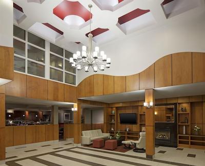 فور پوینتز بای شراتون کاملوپز