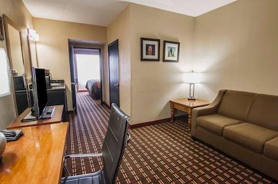 کوالیتی این اند سویتز ای-35 / والنوت هیل