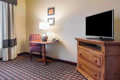 کوالیتی این اند سویتز ای-35 / والنوت هیل