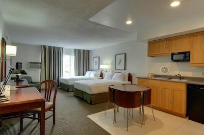 واگابند این سان دیگو آیرپرت مارینا