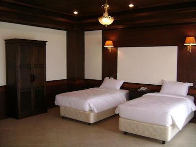 ه2 هوا هین رسیدنس