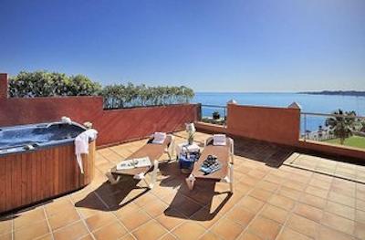 هلید ورلد پلینسیا هتل