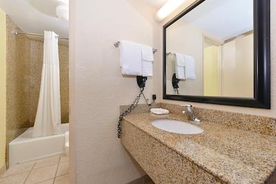 متل 6 سان دیگو میسشن والی ایست