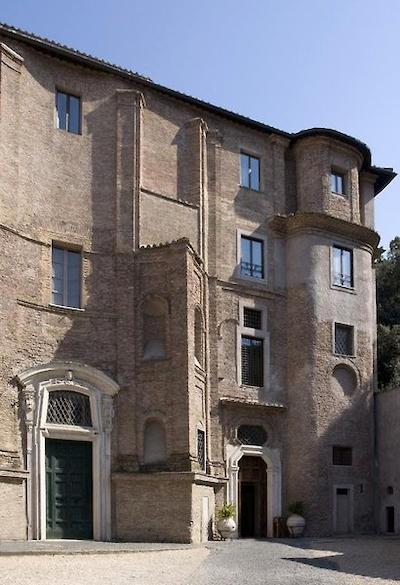 هتل دنا کامیلا ساولی