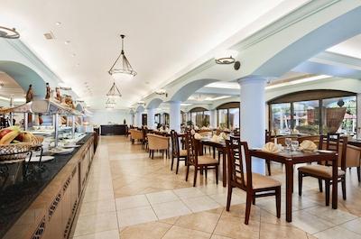 هیلتون فوجیراه ریزرت