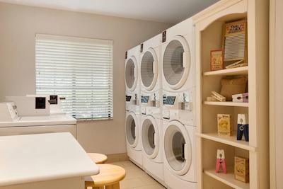 هموود سویتز بای هیلتون جاکسُنویل دیروود پارک