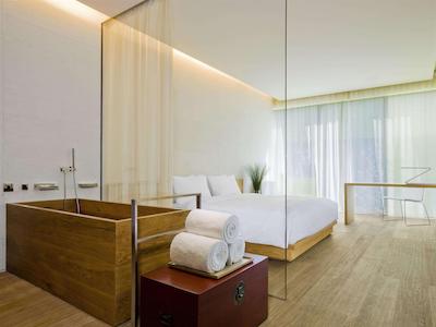 د آپزیت هاوس