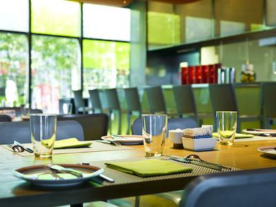 د آپزیت هاوس