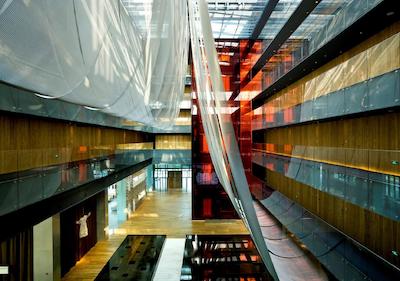 د آپزیت هاوس