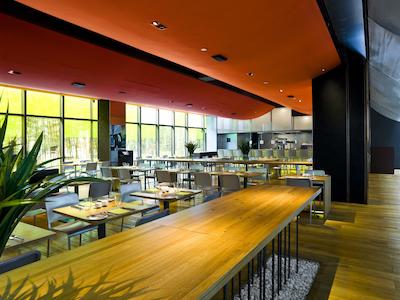 د آپزیت هاوس