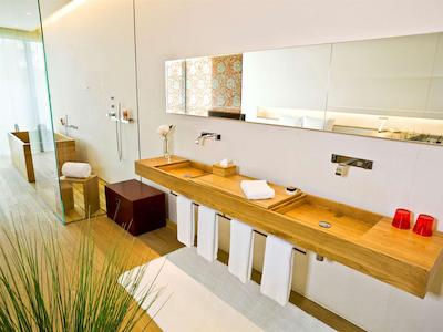 د آپزیت هاوس