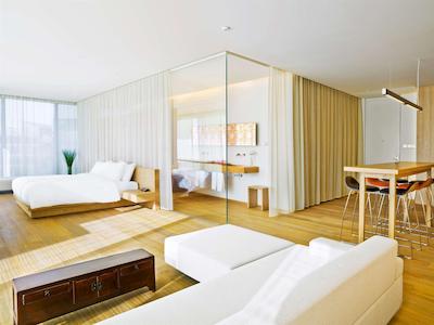 د آپزیت هاوس