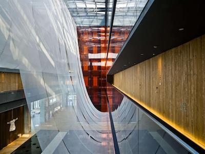 د آپزیت هاوس