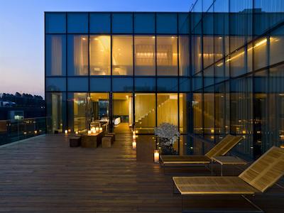 د آپزیت هاوس