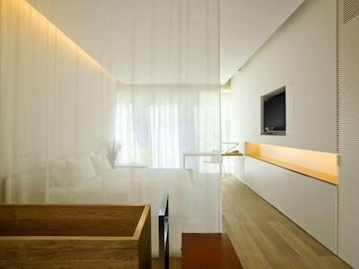 د آپزیت هاوس