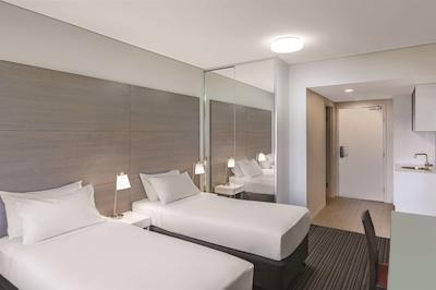 ادینا اپارتمنت هتل داروین واترفرنت