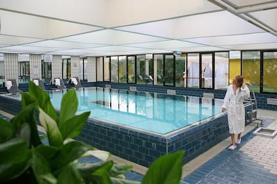 کرون پلازا لیماسل