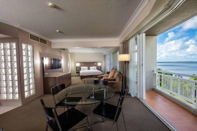 دوبلتری بای هیلتون هتل کیرنز