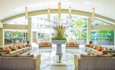 دوبلتری بای هیلتون هتل کیرنز