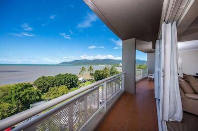 دوبلتری بای هیلتون هتل کیرنز