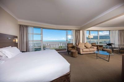 دوبلتری بای هیلتون هتل کیرنز