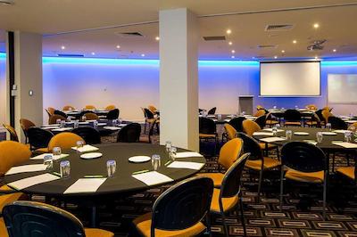 دوبلتری بای هیلتون هتل کیرنز