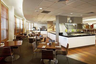 دوبلتری بای هیلتون هتل کیرنز