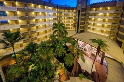 دوبلتری بای هیلتون هتل کیرنز