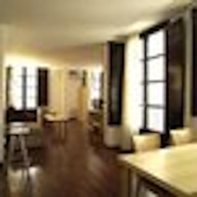 اسپاسیز پلازا ریل اپارتمنتز