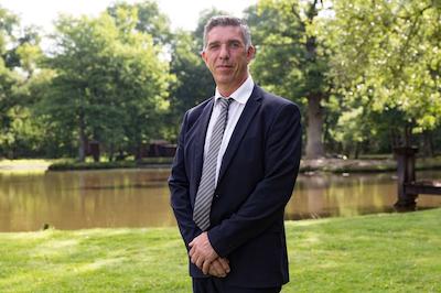 لری دز چنس د اُریجینالز رلیز