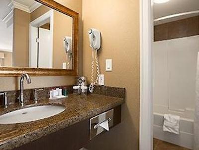 رامادا بای ویندهام سوری/لانگلی