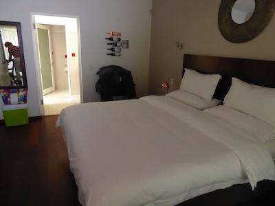 لاونیر کونتری لج اند وین استات