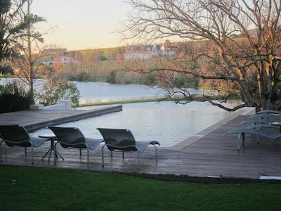 لاونیر کونتری لج اند وین استات