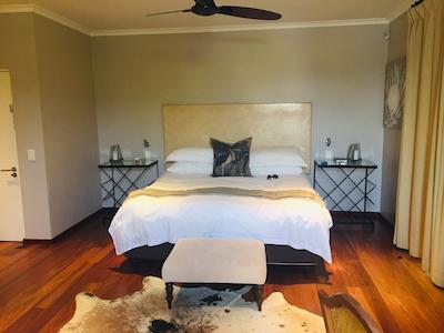 لاونیر کونتری لج اند وین استات